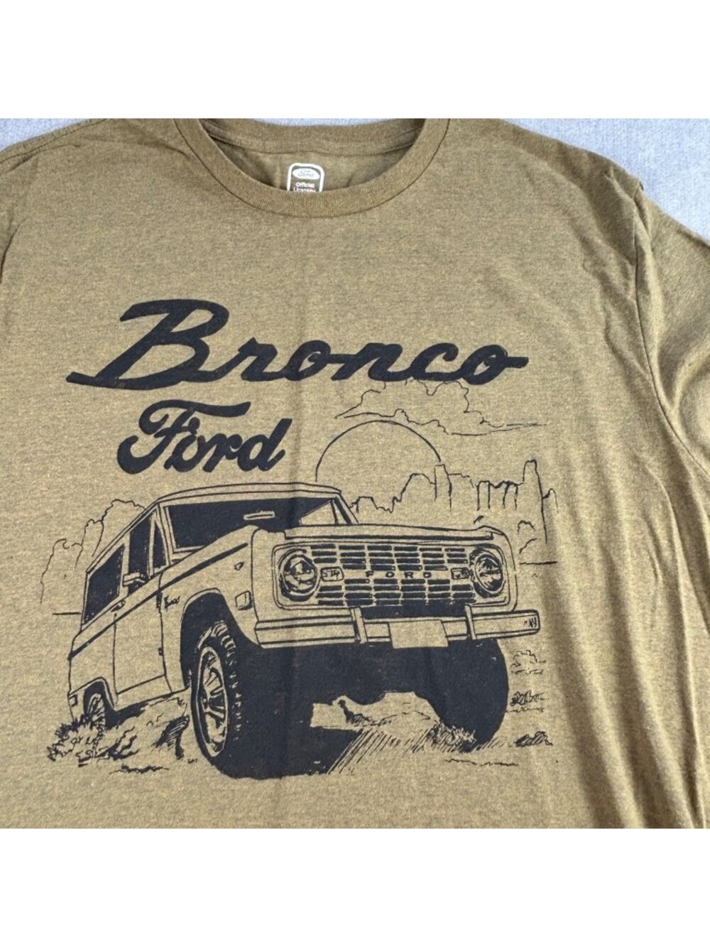 Ford Bronco Graphic T-Shirt Sz Large Tall Green Hybrid Apparel Cotton Blend